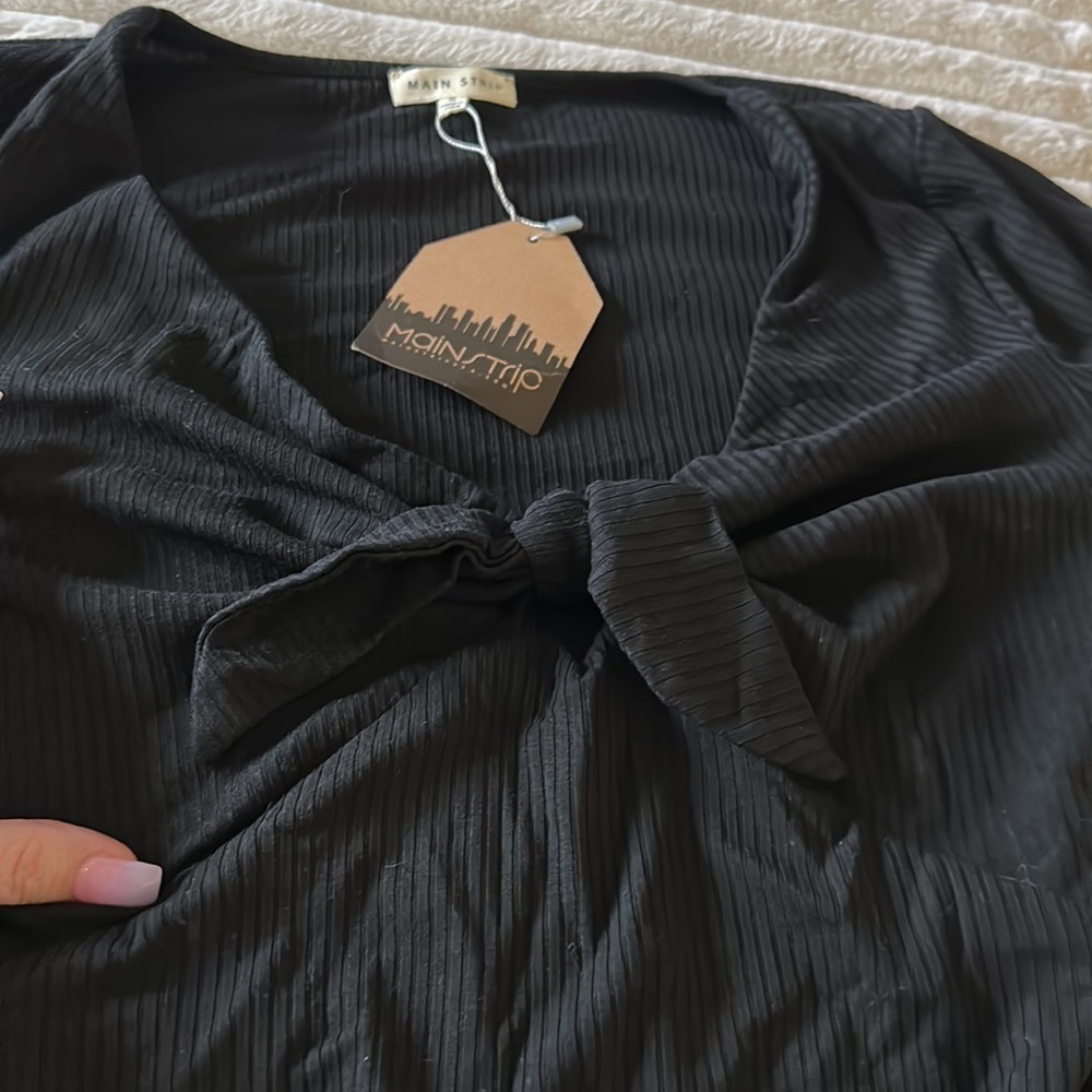 So small little black dress with bow detail - Picture 3 of 3